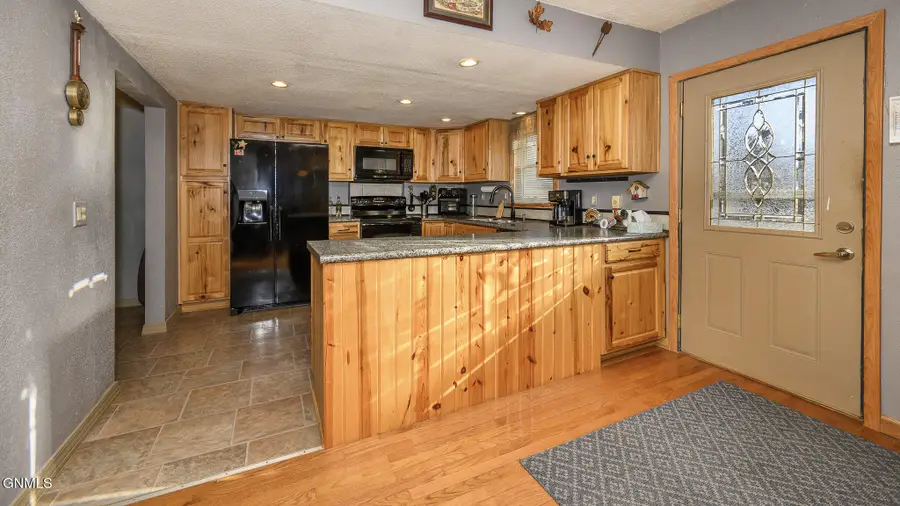 600 Montana Street, Elgin, ND 58533 - #2