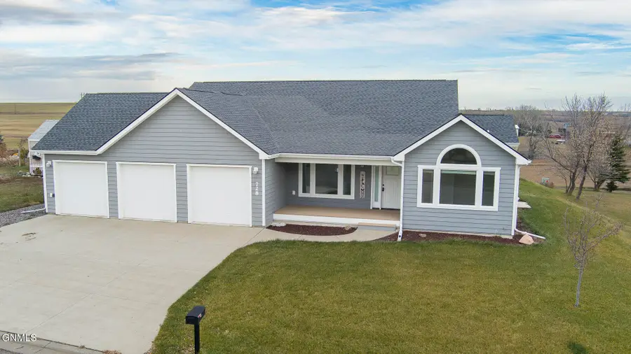 728 3rd Street Nw, Beulah, ND 58523 - #3