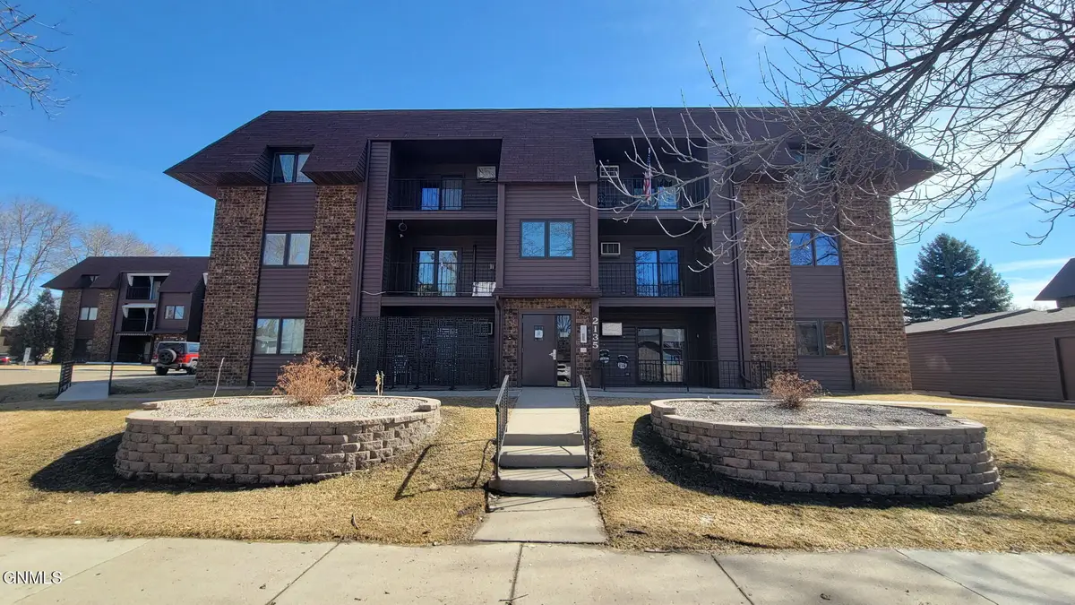 2135 Washington Street N #5, Bismarck, ND 58501 - #1