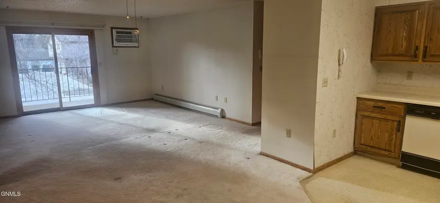 2135 Washington Street N #5, Bismarck, ND 58501 - #2