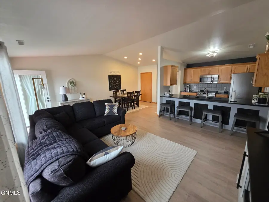 2120 Sundancer Loop Se #5, Mandan, ND 58554 - #3