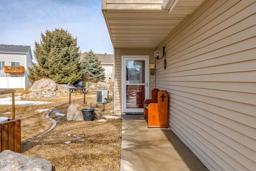 942 Canada Avenue, Bismarck, ND 58503 - #3