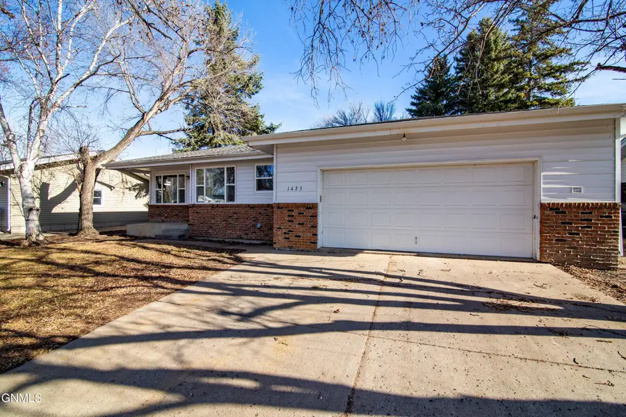1425 3rd Street, Bismarck, ND 58504 - #2