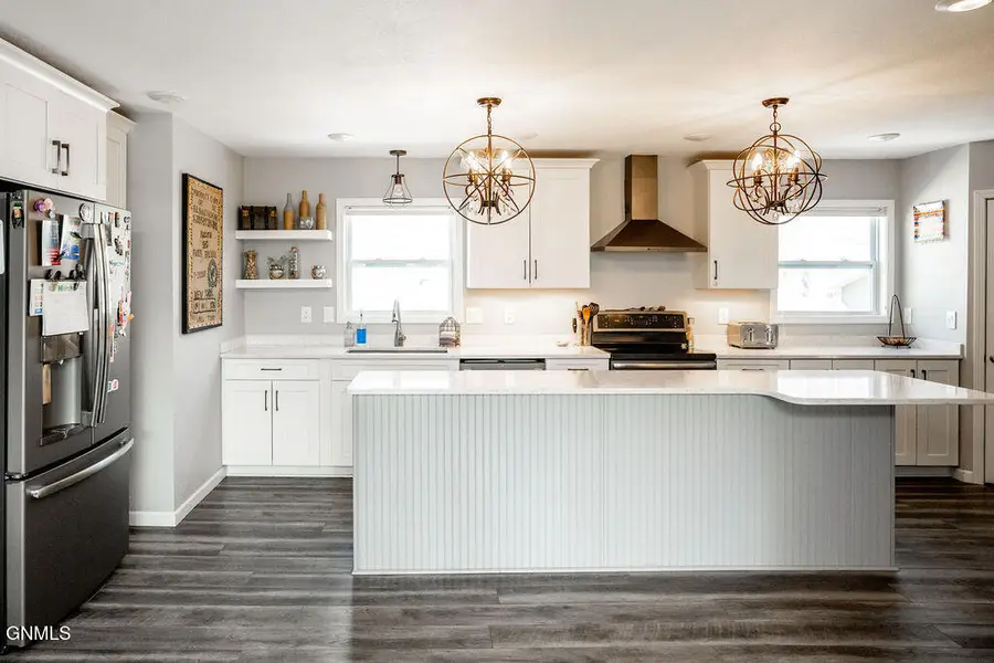 316 8th Street Sw, Jamestown, ND 58401 - #3