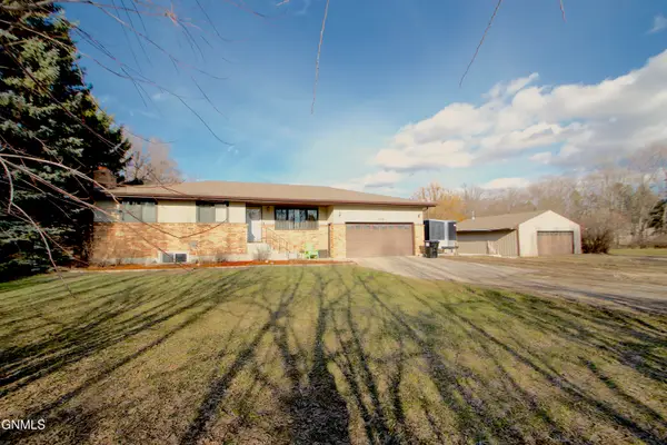 735 W Bristol Drive, Bismarck, ND 58501