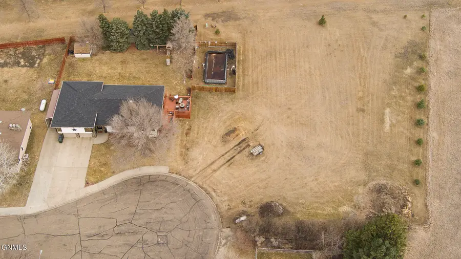 818 Mannhaven Street, Hazen, ND 58545 - #3