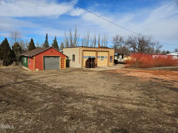 425 Elk Street, Hebron, ND 58638