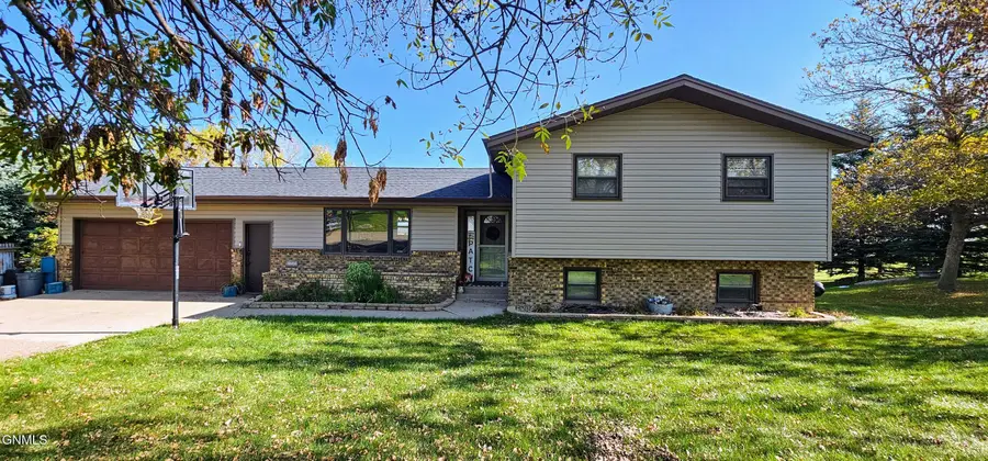 4204 Old Red Trail Nw, Mandan, ND 58554 - #2