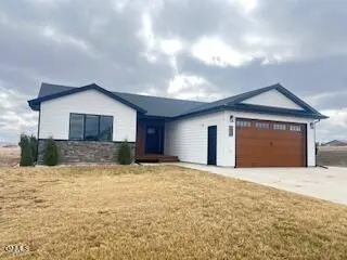 911 13th Avenue Sw, Watford City, ND 58854