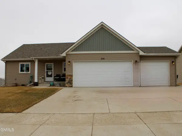 309 26th Avenue Ne, Watford City, ND 58854