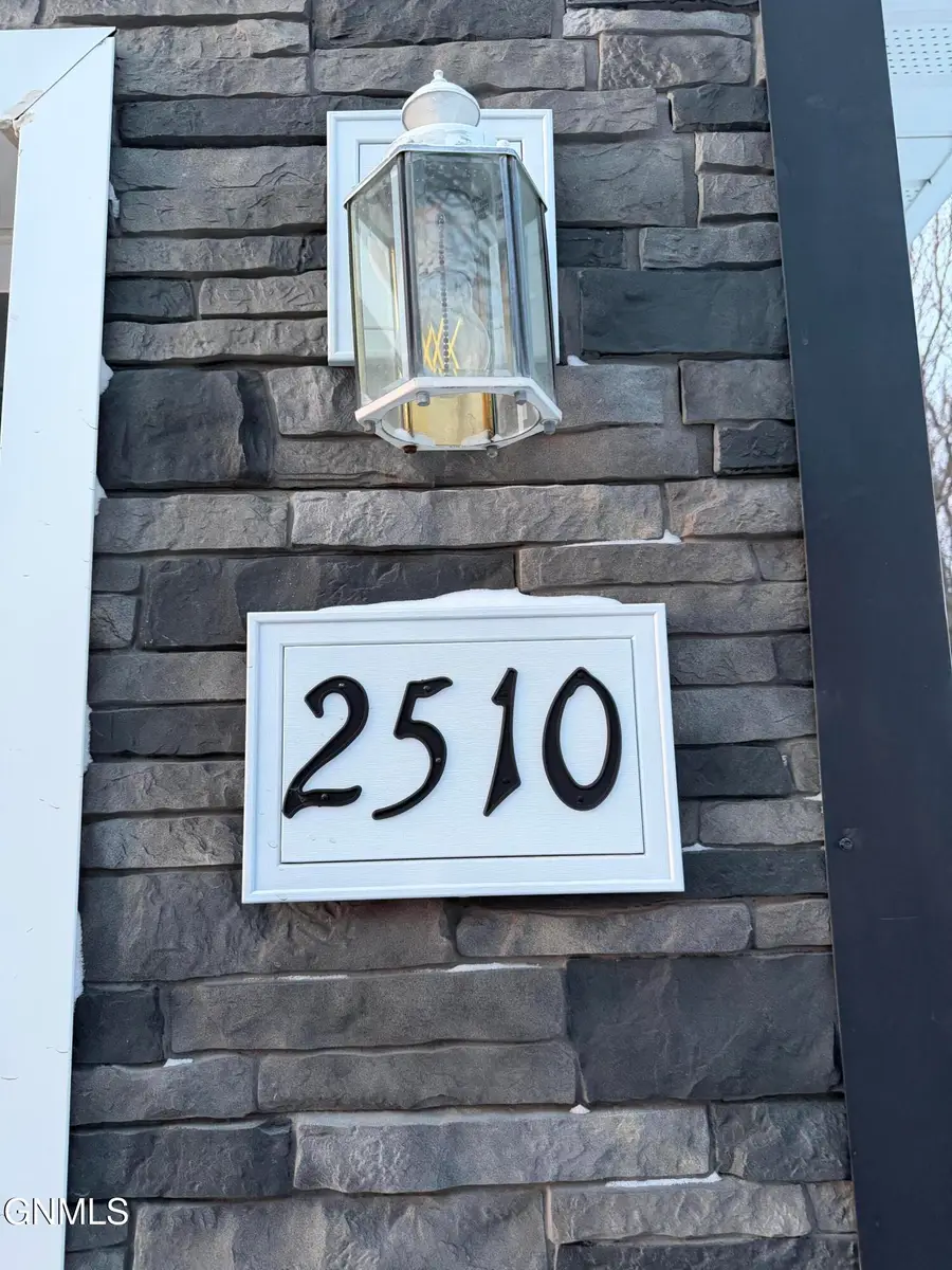 2510 Hoover Avenue, Bismarck, ND 58501 - #2