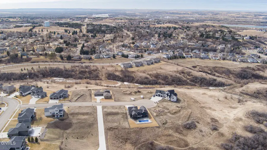 1510 High Creek Place, Bismarck, ND 58503 - #3