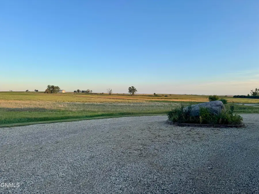 483 3rd Avenue Ne, McClusky, ND 58463 - #2