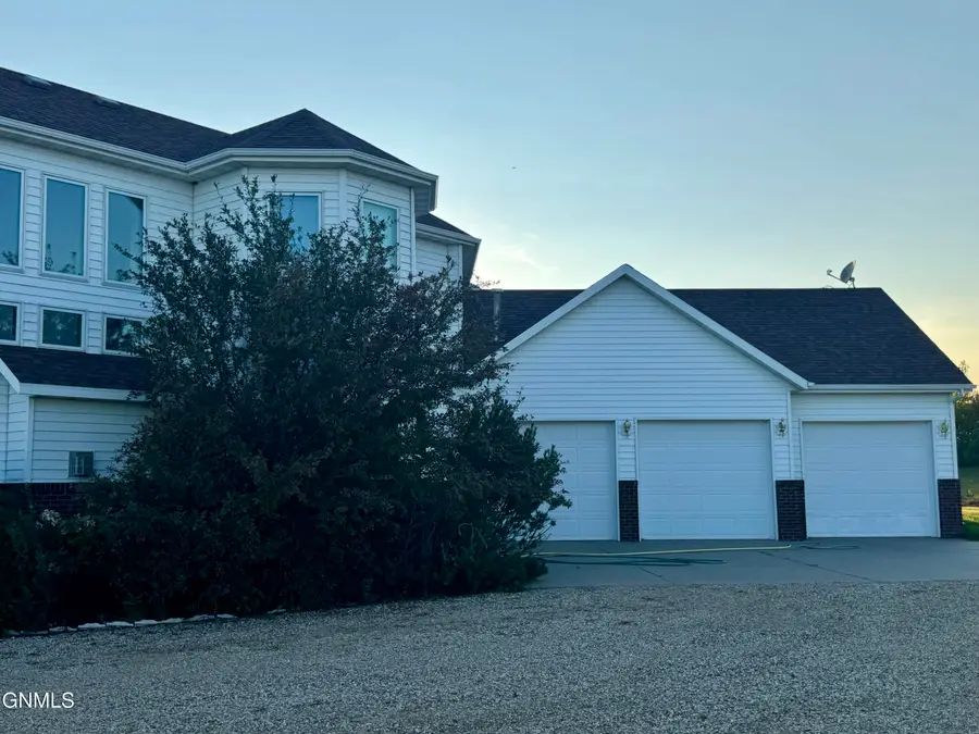 483 3rd Avenue Ne, McClusky, ND 58463 - #3