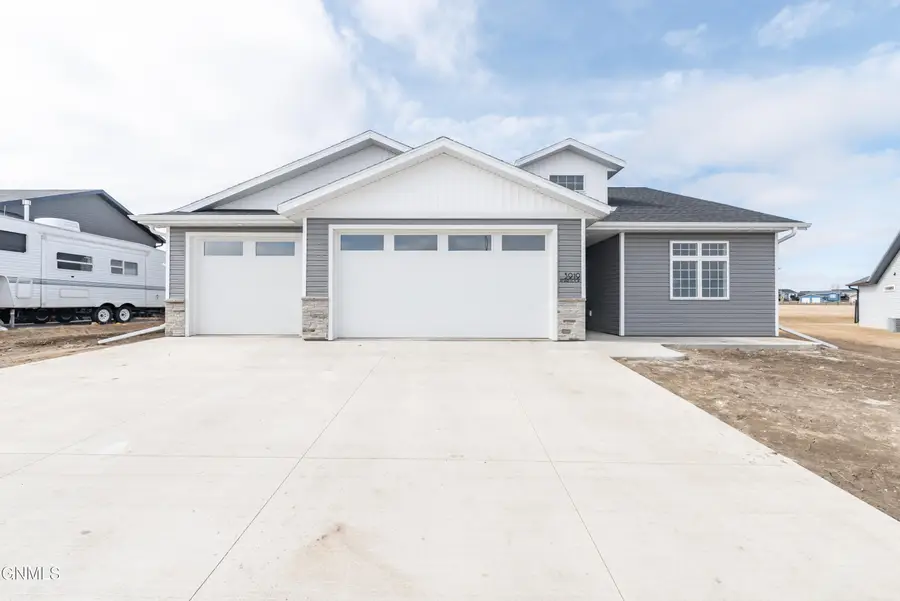 3919 Amari Loop Nw, Mandan, ND 58554 - #2