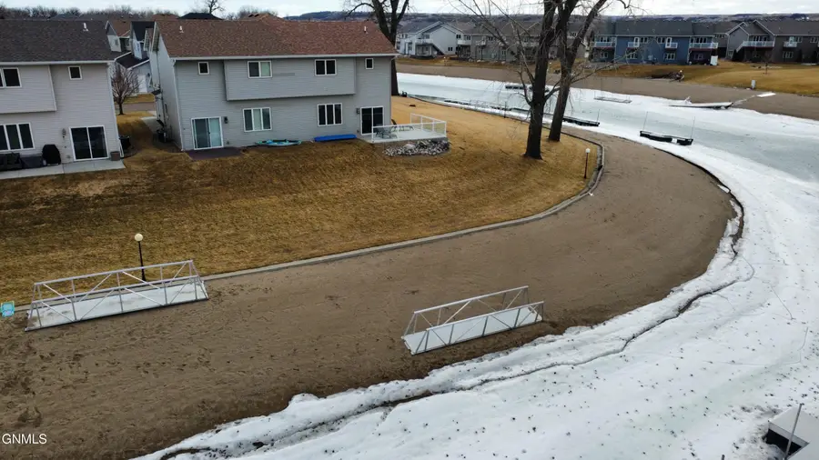 2445 Waterpark Loop Se, Mandan, ND 58554 - #2