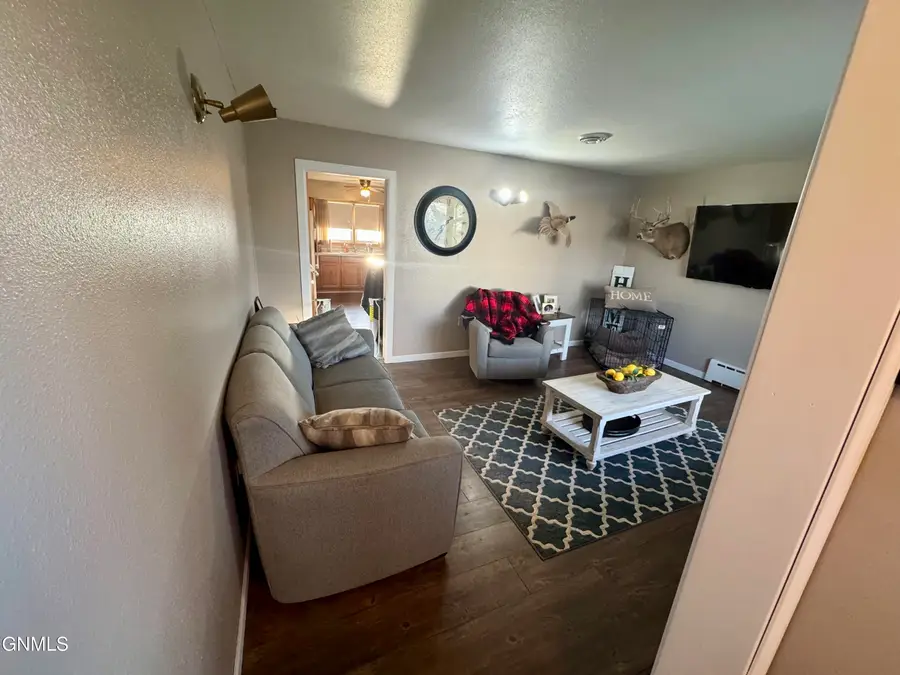 304 Main Street S, Glen Ullin, ND 58631 - #3