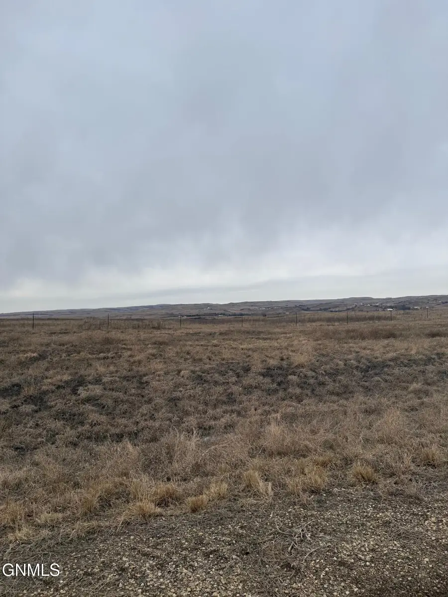 724 Labrador Drive, Mandan, ND 58554 - #3