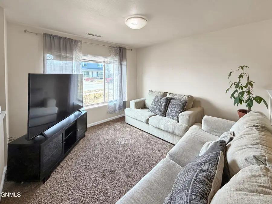 3604 Long Branch Avenue, Williston, ND 58801 - #2