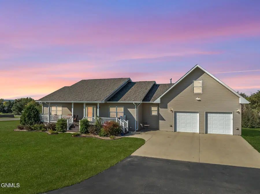 13415 Kingsview Lane, Williston, ND 58801 - #2