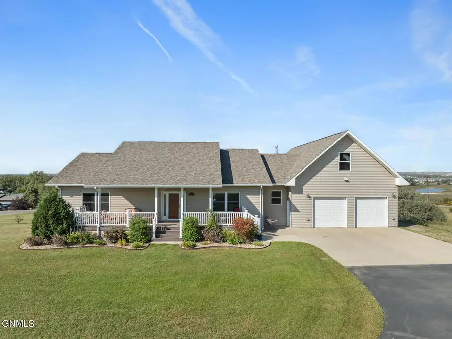 13415 Kingsview Lane, Williston, ND 58801 - #3