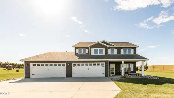 2721 Nicklaus Drive, Bismarck, ND 58503