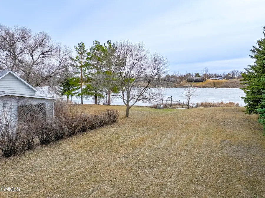 272 & 273 Blacktail Drive, Williston, ND 58801 - #3