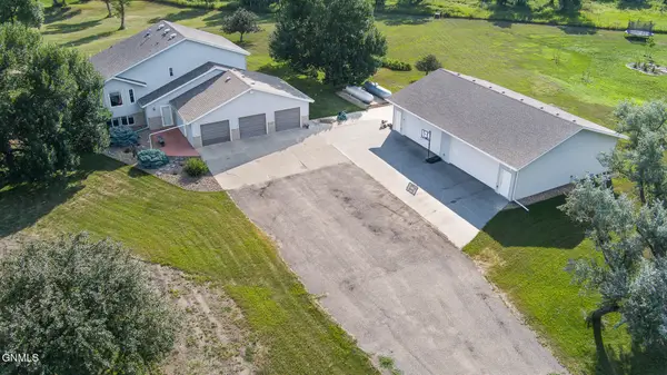 6940 Horseshoe Bend, Bismarck, ND 58503