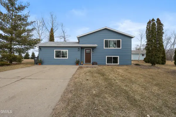 1109 Custer Drive, Washburn, ND 58577