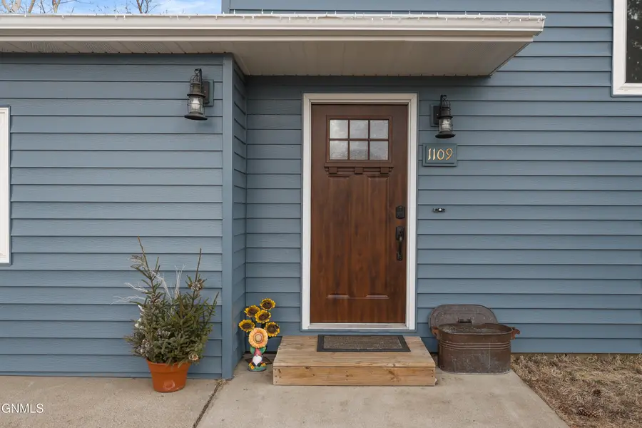 1109 Custer Drive, Washburn, ND 58577 - #2