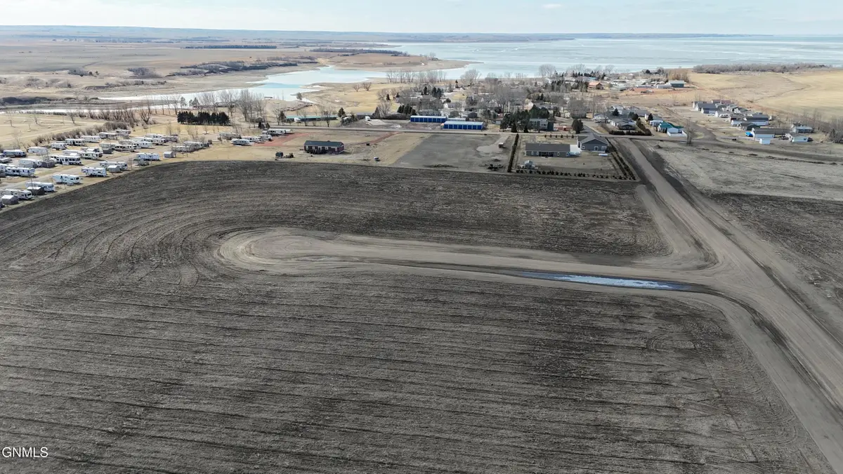 L3, Blk 4 Dakota Waters, Beulah, ND 58523 - #1