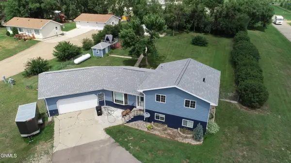 13927 Town And Country South Court, Williston, ND 58801