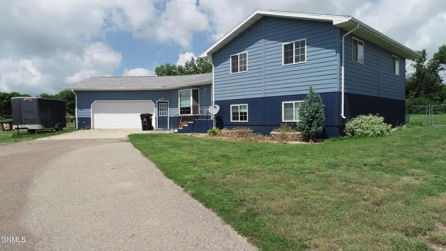 13927 Town And Country South Court, Williston, ND 58801 - #3