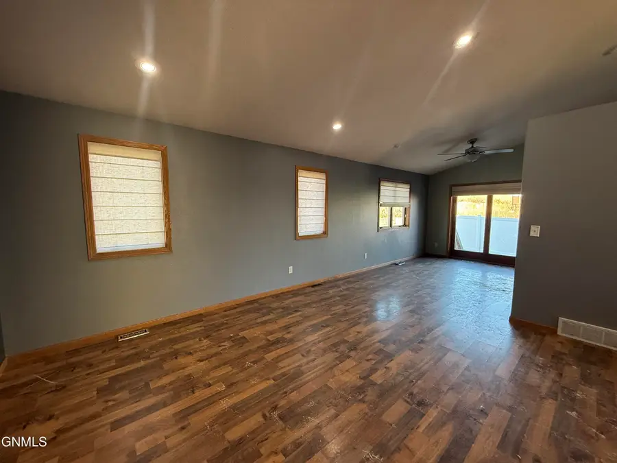 19 Roberts Street, Burlington, ND 58722 - #3