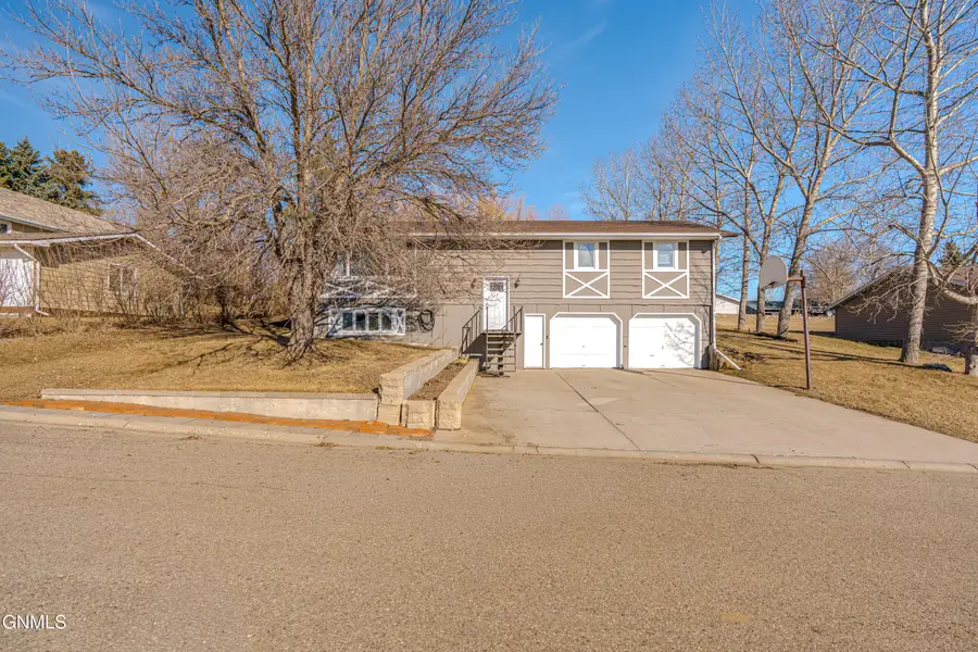 123 Wilcox Avenue, Center, ND 58530 - #2