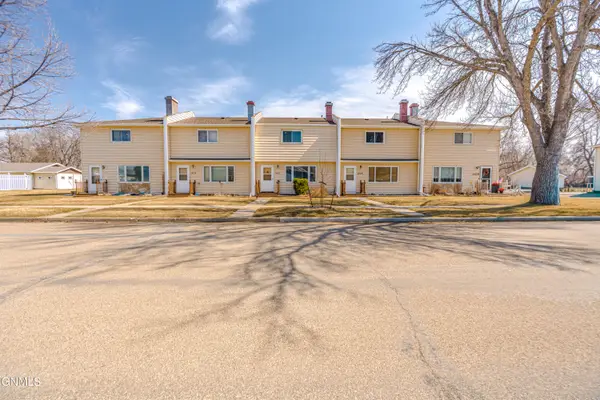 1421 Eastwood Street, Bismarck, ND 58504