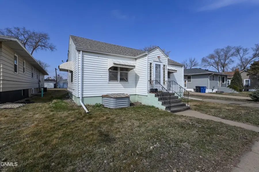 236 Main Avenue, Dickinson, ND 58601 - #2