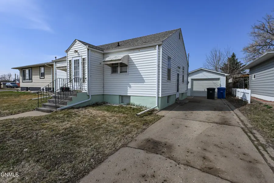 236 Main Avenue, Dickinson, ND 58601 - #3