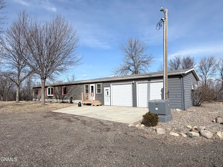 1802 U.s. 85 Highway N, Watford City, ND 58854 - #2