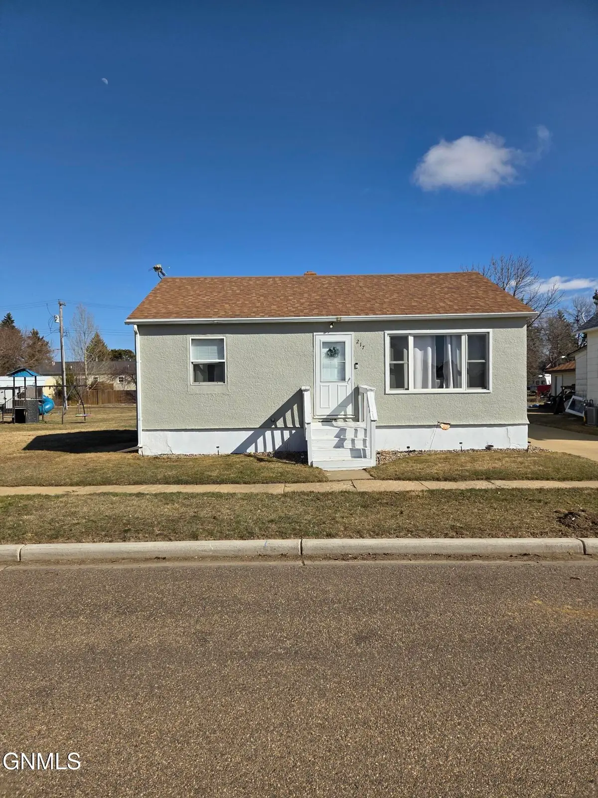 217 4th Street N, Richardton, ND 58652 - #1