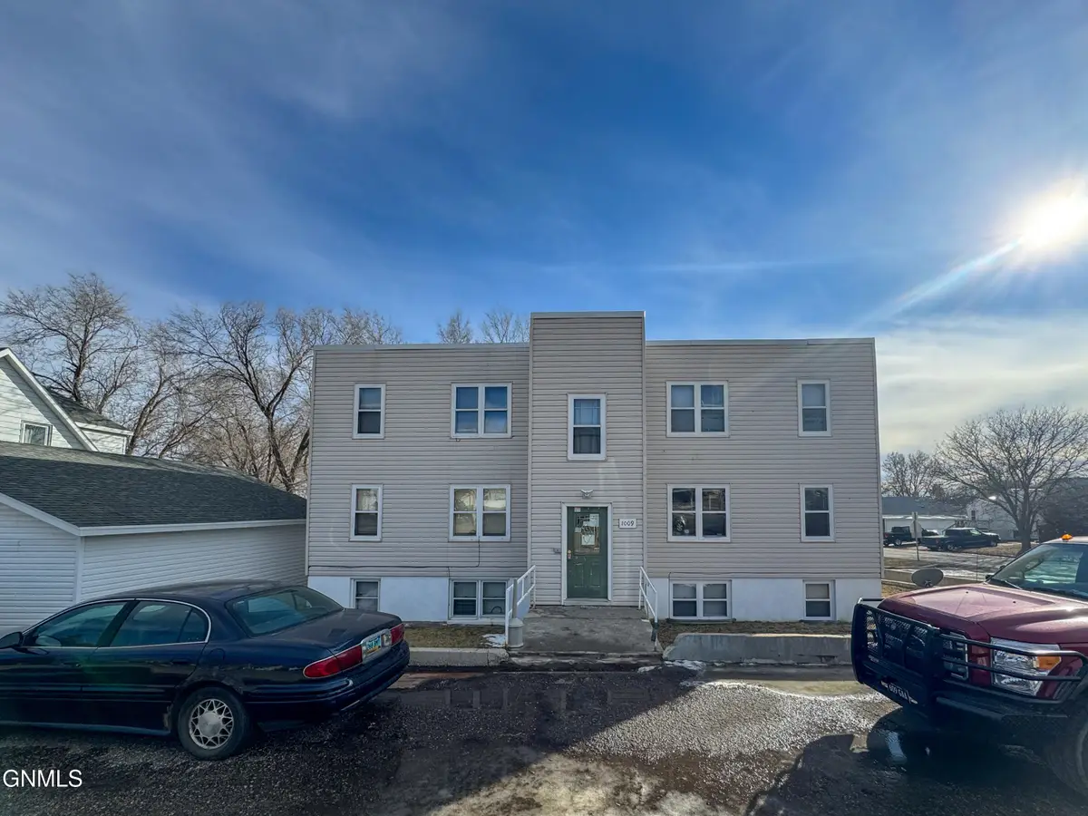 1009 2nd Street Nw, Mandan, ND 58554 - #1