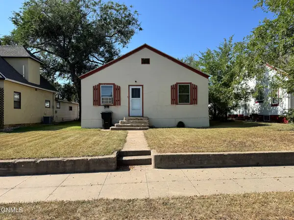 711 8th Avenue W, Williston, ND 58801