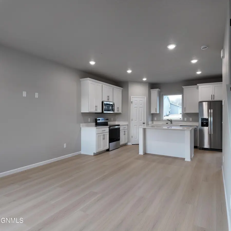 5308 Holmes Drive, Bismarck, ND 58504 - #3