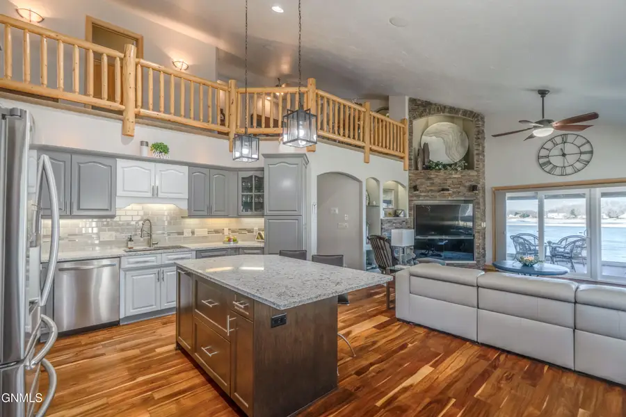 924 Southport Loop, Bismarck, ND 58504 - #3