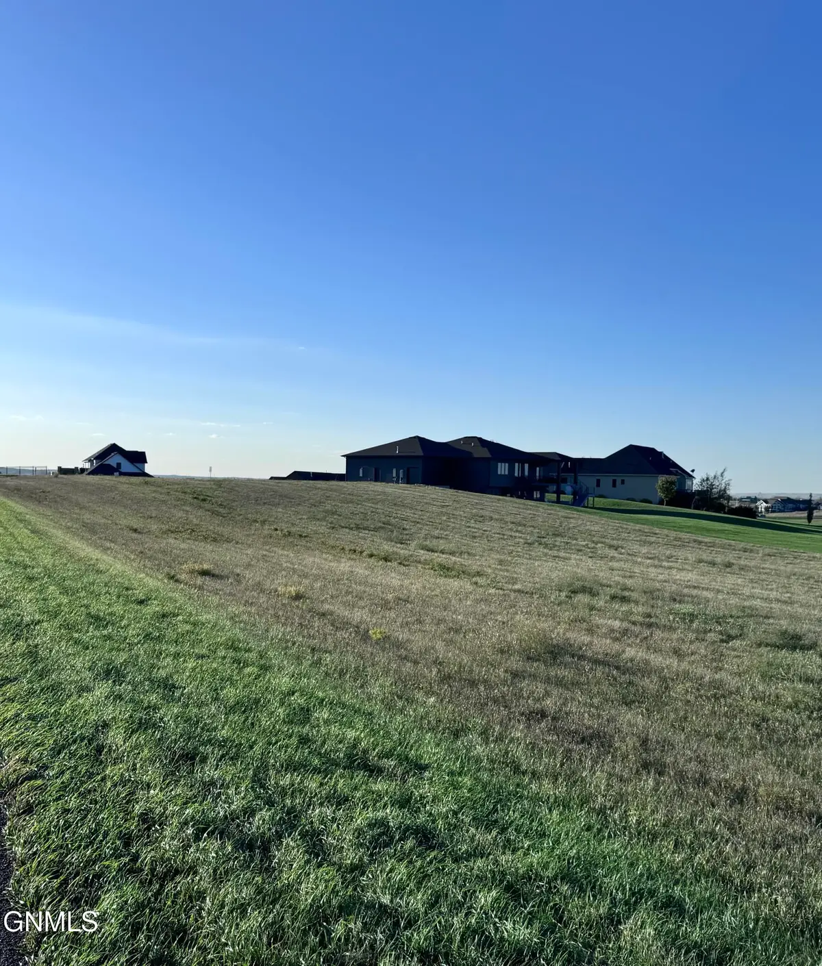 7505 Club House Drive, Bismarck, ND 58503 - #1