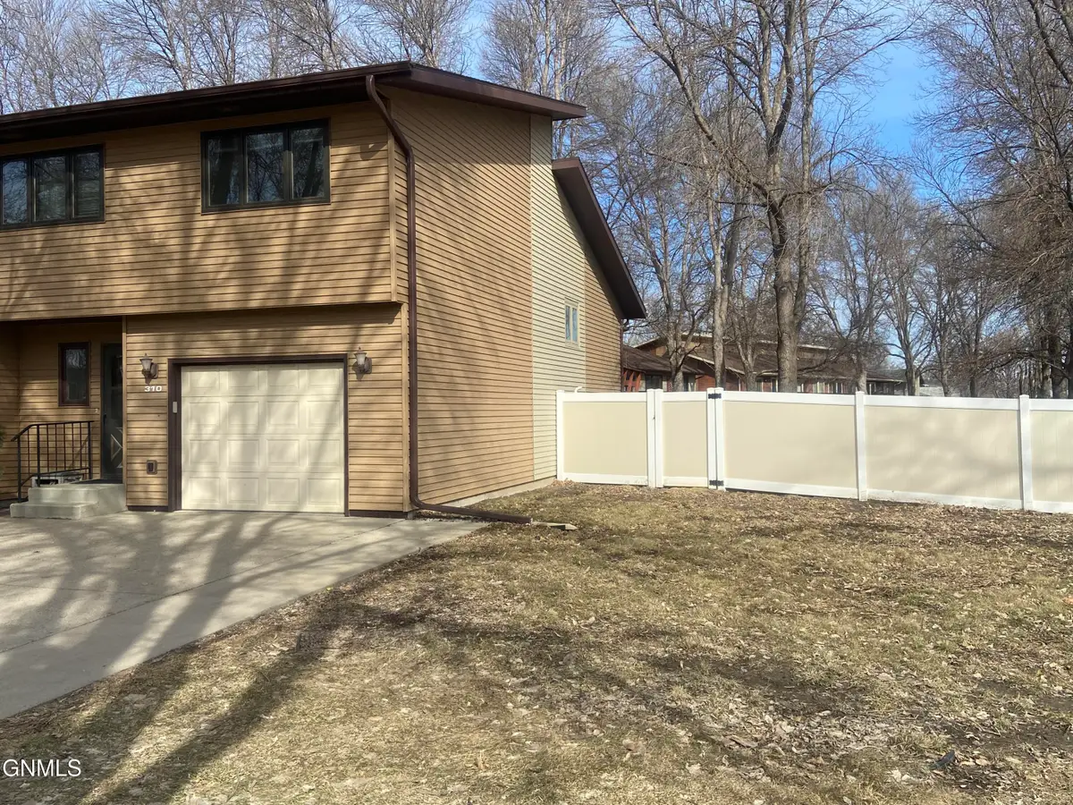 310 Reno Avenue, Bismarck, ND 58504 - #1