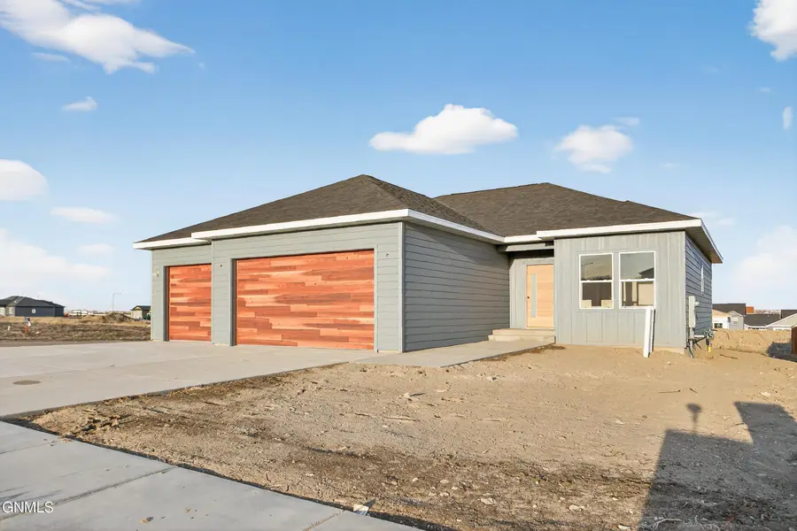 3016 28th Court W, Williston, ND 58801 - #2