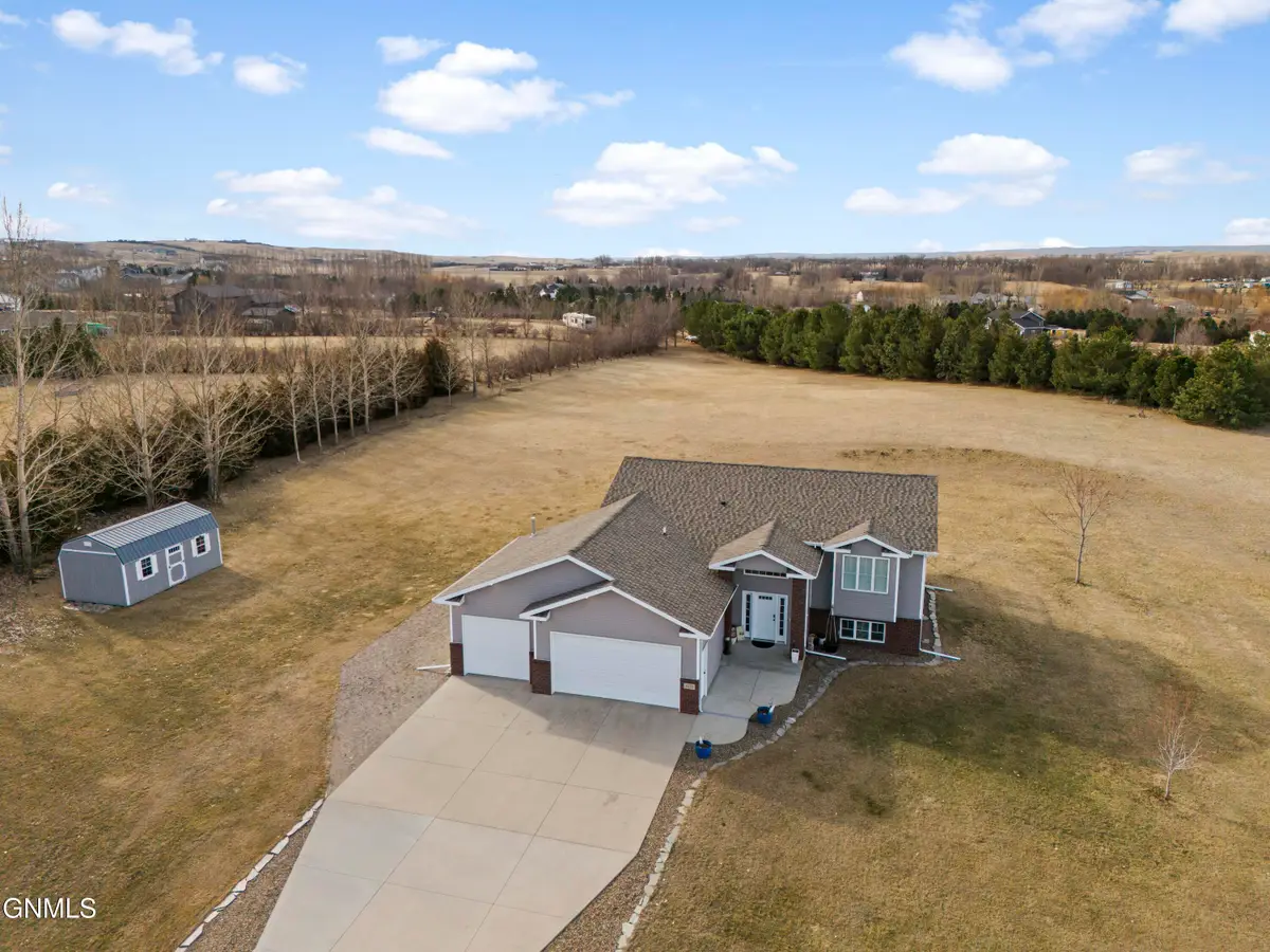 6135 Prairiewood Drive, Bismarck, ND 58504 - #1