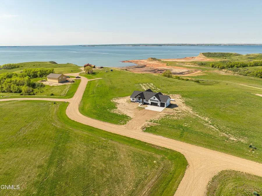 1265 42l Avenue Nw, Garrison, ND 58540 - #3