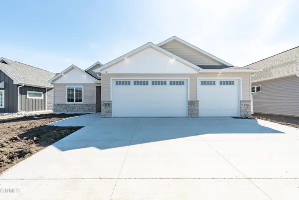 413 Lennox Drive, Bismarck, ND 58504